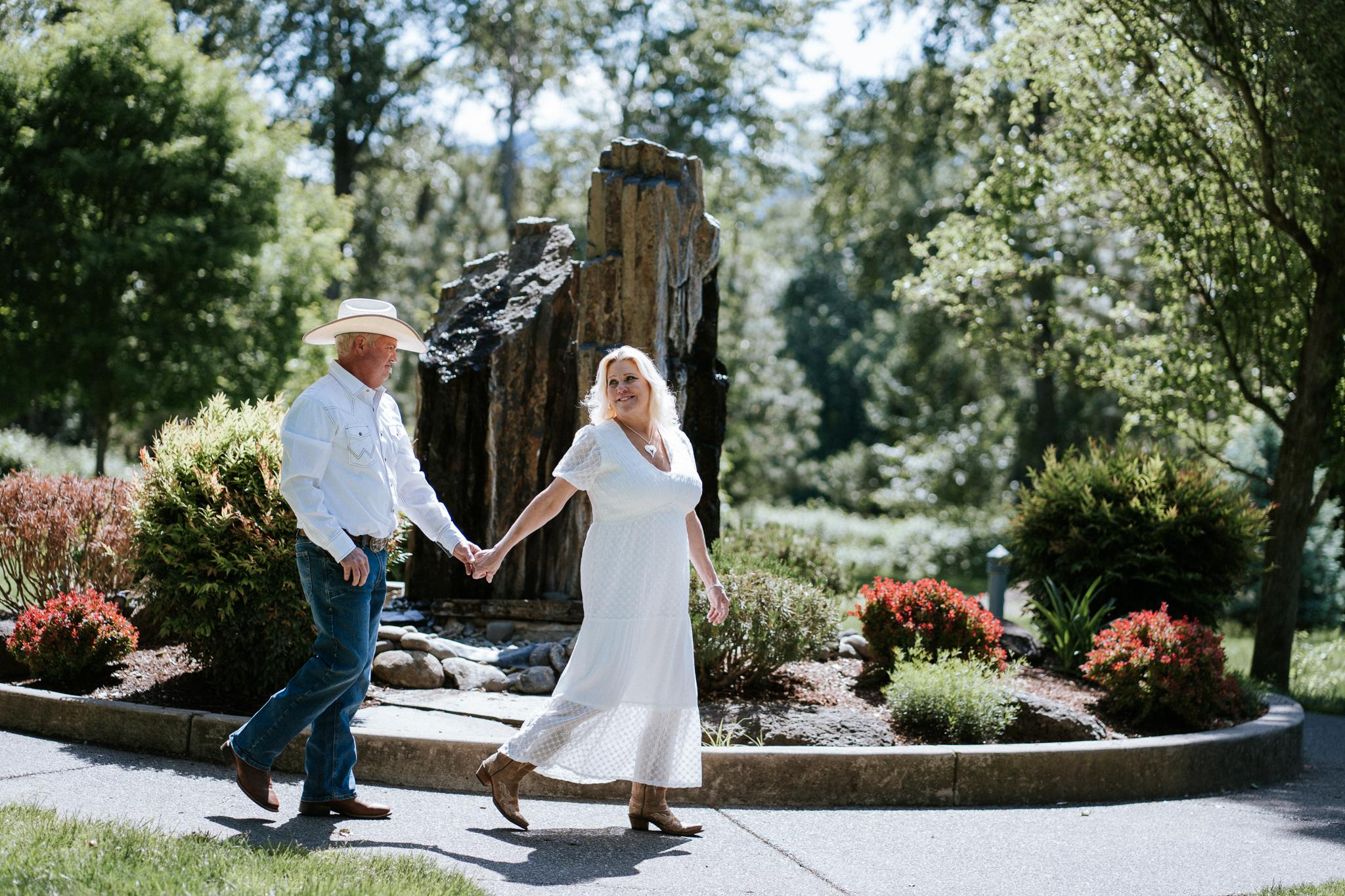 The Top 5 Places for Engagement Photos in the Spring in Southern Oregon