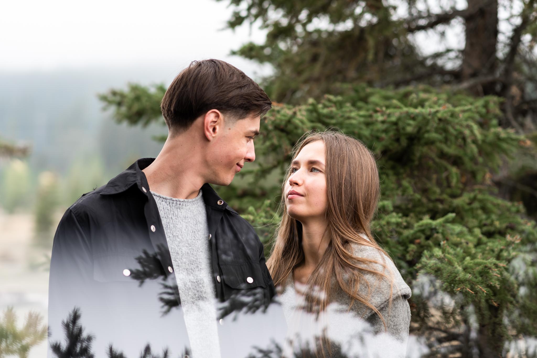 The Top 5 Places in Southern Oregon for a Winter Engagement Session
