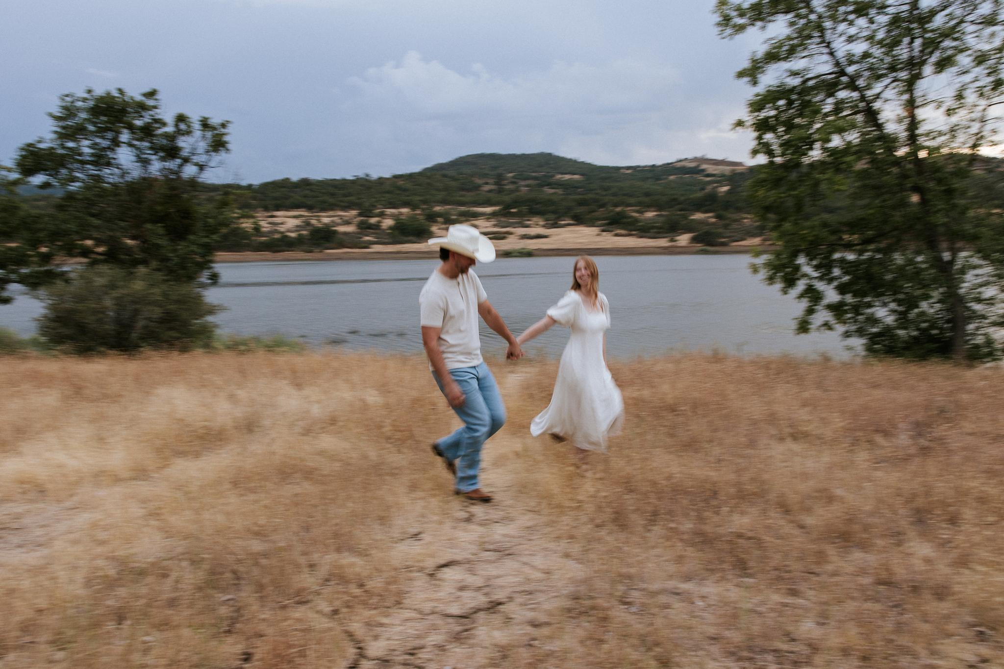 How to Prepare for Your Engagement Session – 12 Tips from Love In Focus Co.