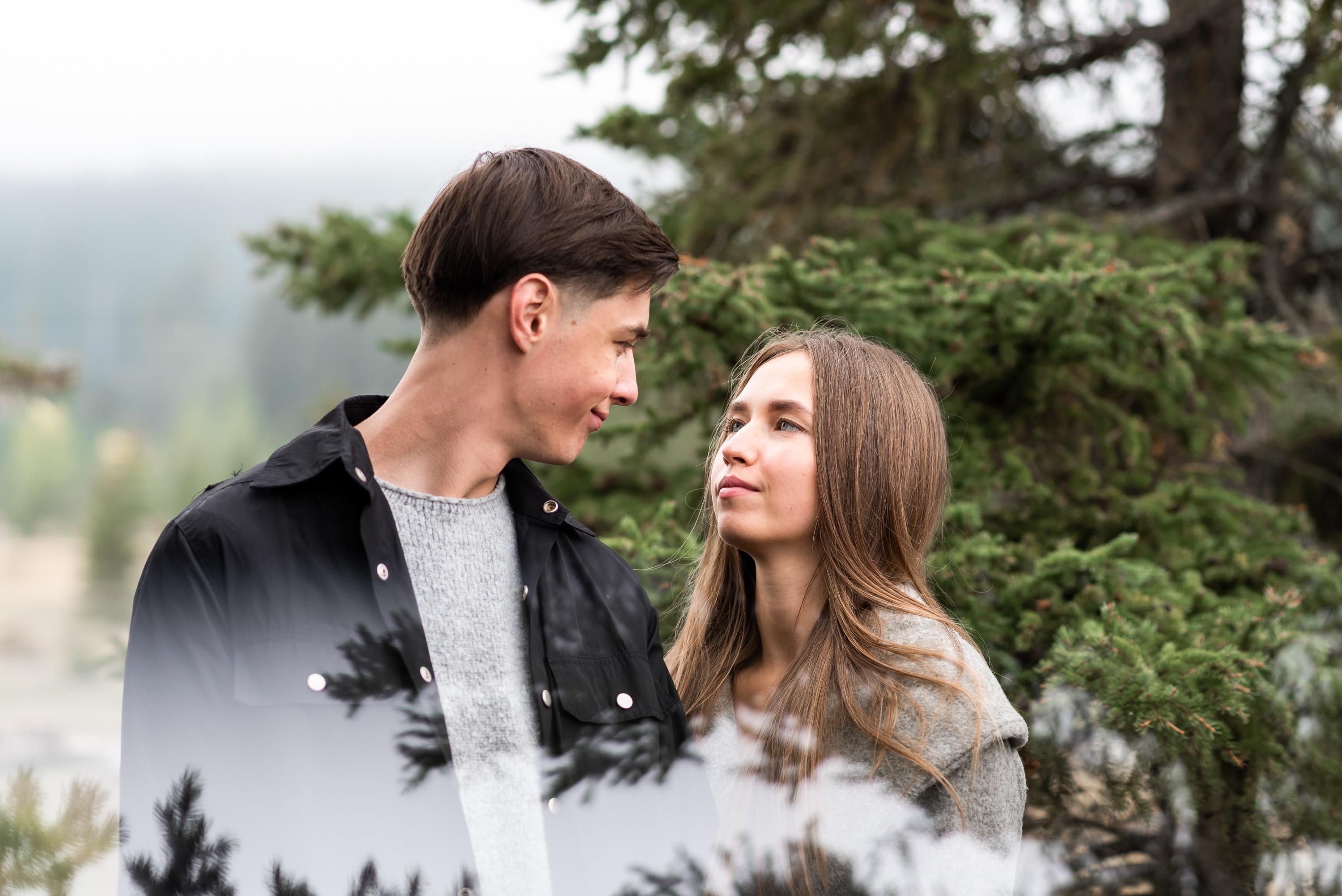 The Top 5 Places in Southern Oregon for a Winter Engagement Session