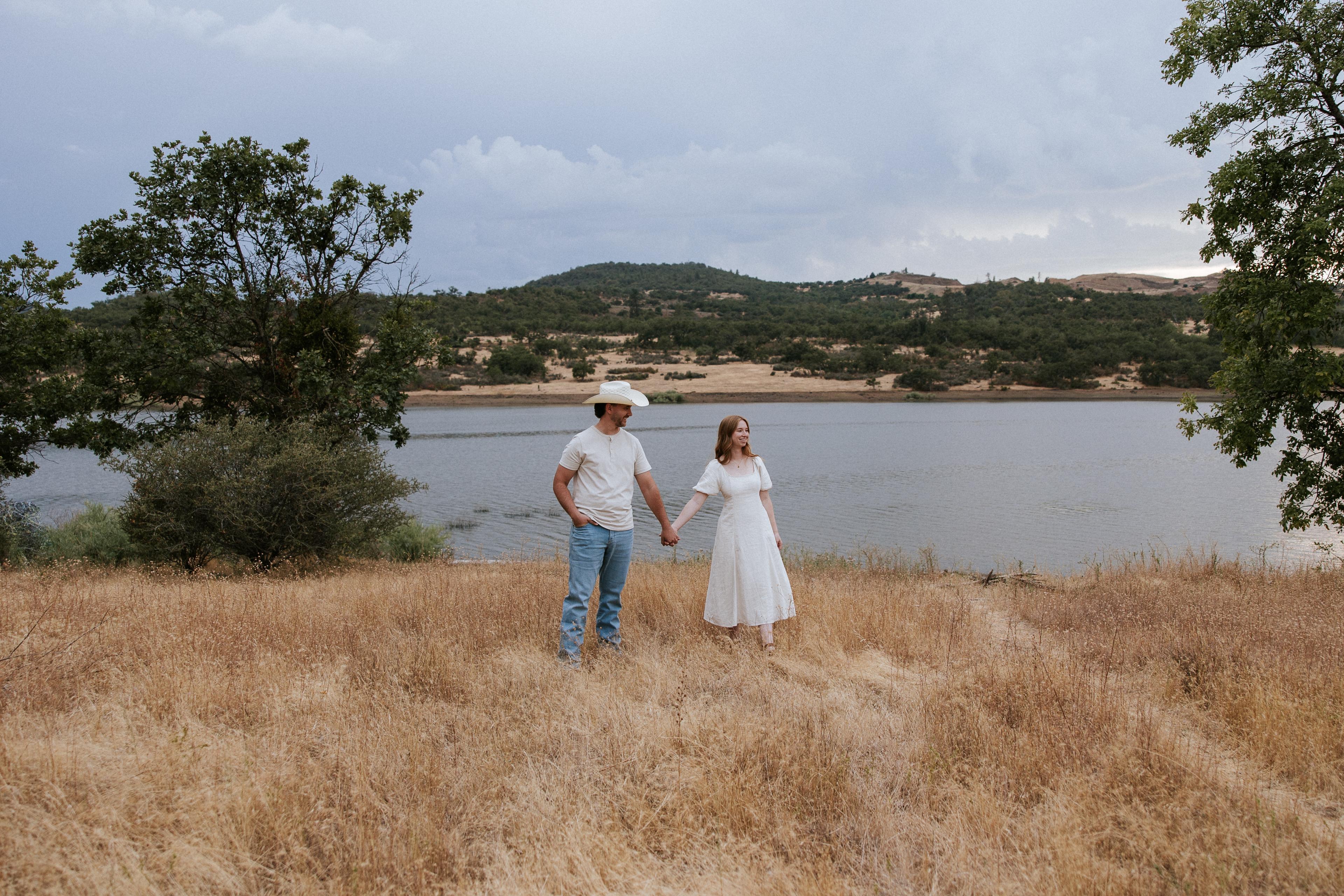 How to Prepare for Your Engagement Session – 12 Tips from Love In Focus Co.
