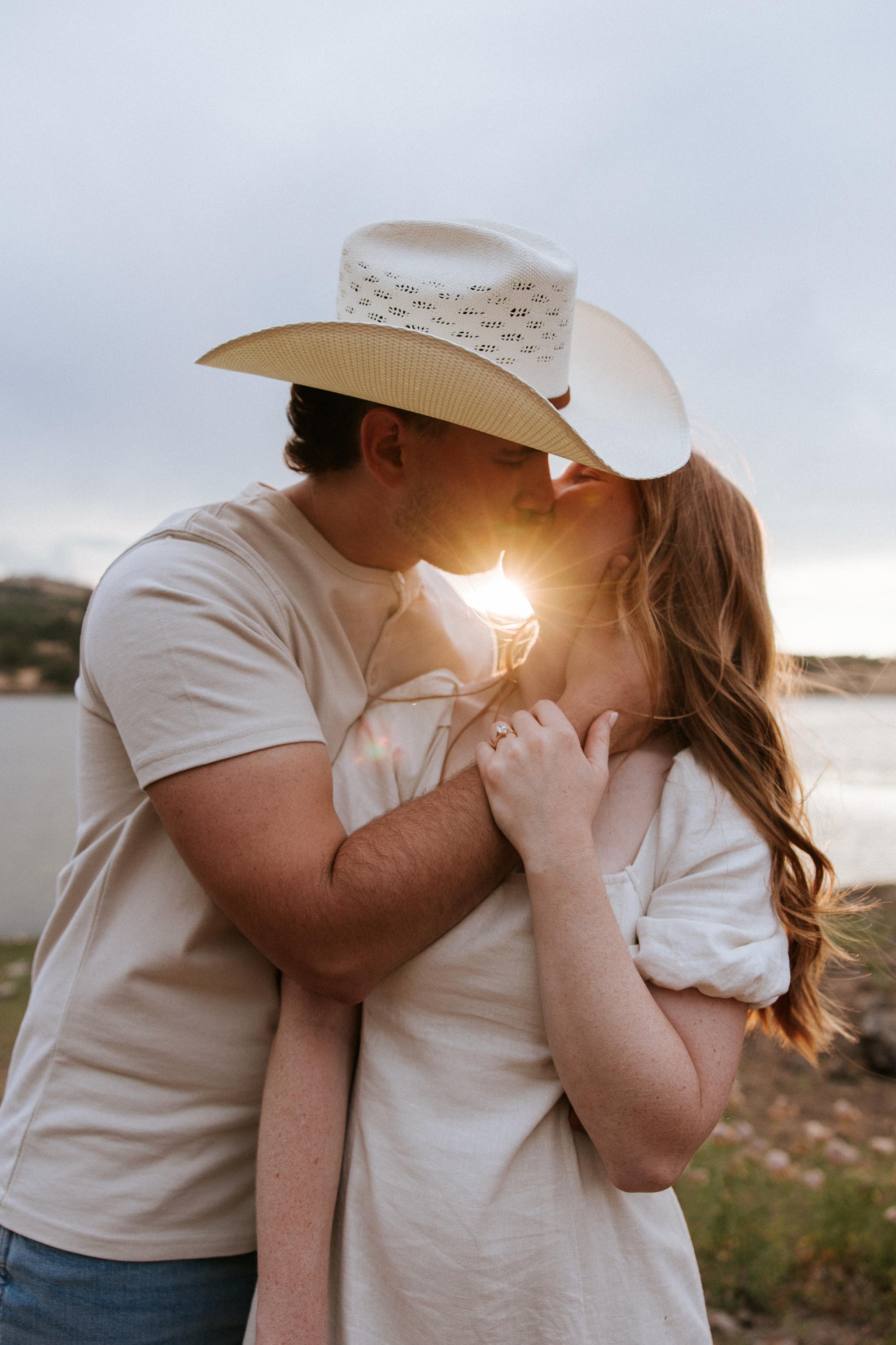 How to Prepare for Your Engagement Session – 12 Tips from Love In Focus Co.